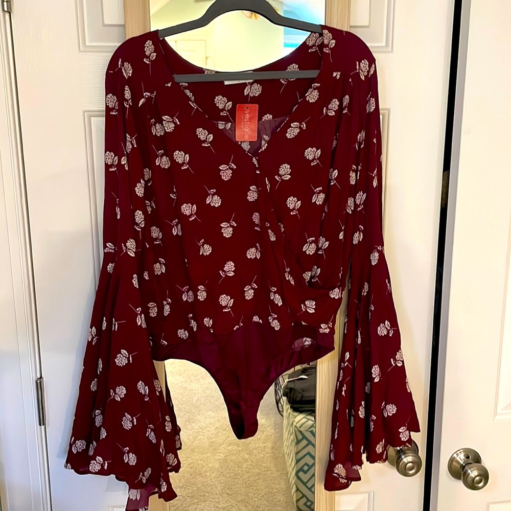 Vestique Wide Arm Bodysuit Blouse